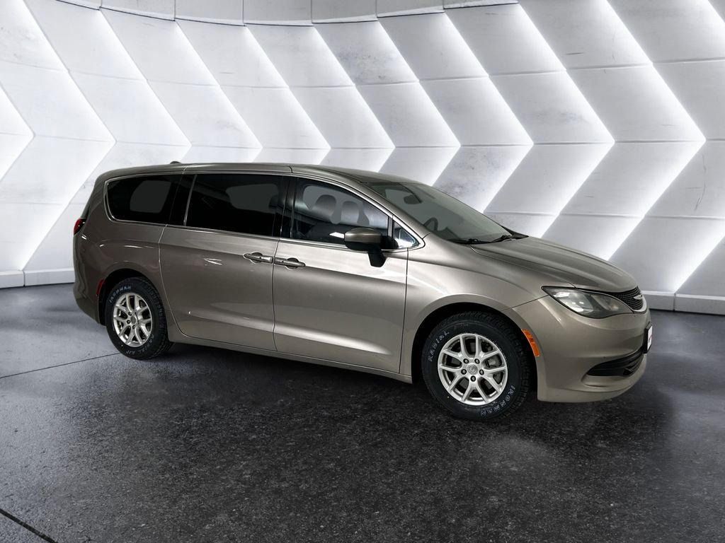 2017 Chrysler Pacifica Touring FWD
