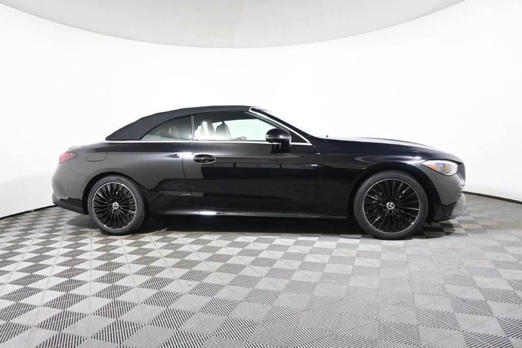 New 2027 Black Mercedes-Benz CLE 300 image 9