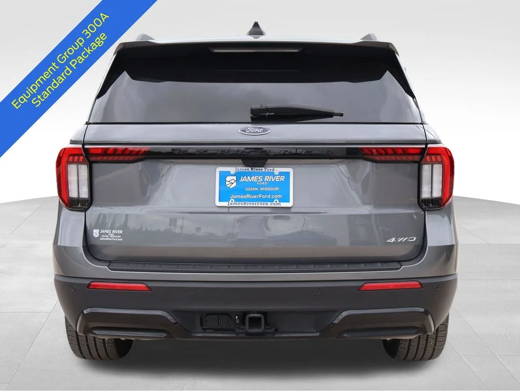 Certified Used 2025 Gray Metallic Ford ST-Line image 5