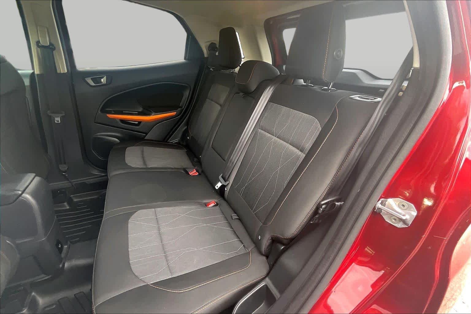 Used 2021 Ruby Red Metallic Tinted Clearcoat Ford SE image 19