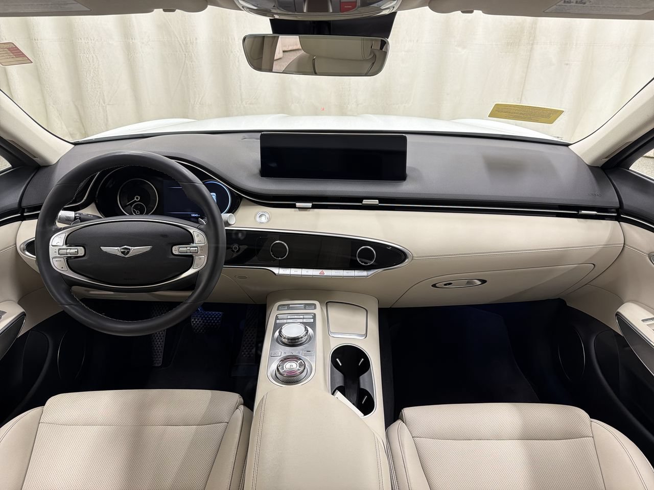 2024 GENESIS GV70 Standard - Photo 13