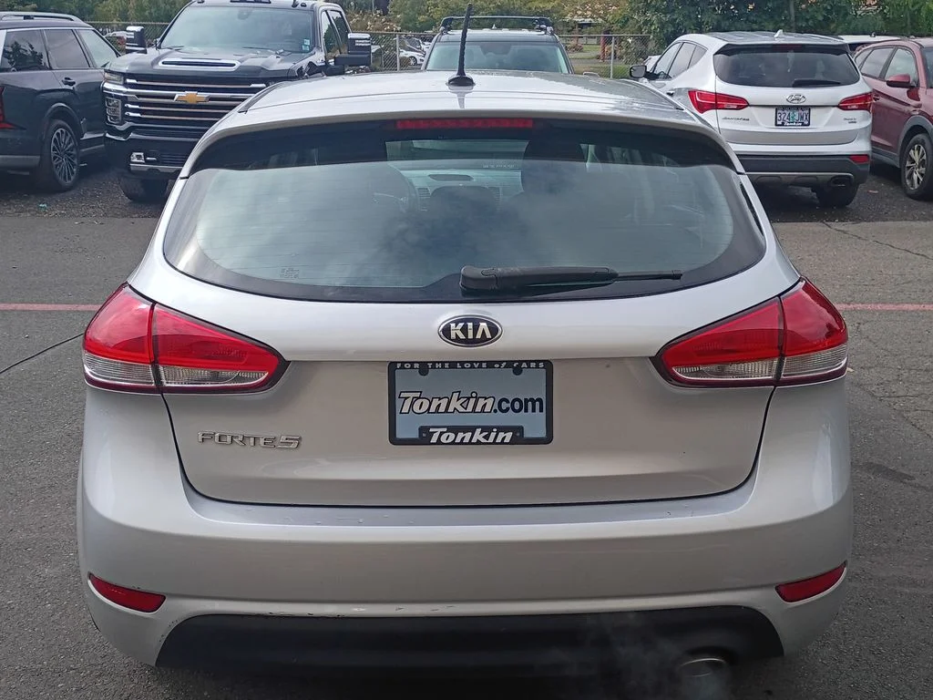 Used 2017 Silky Silver Kia LX image 5