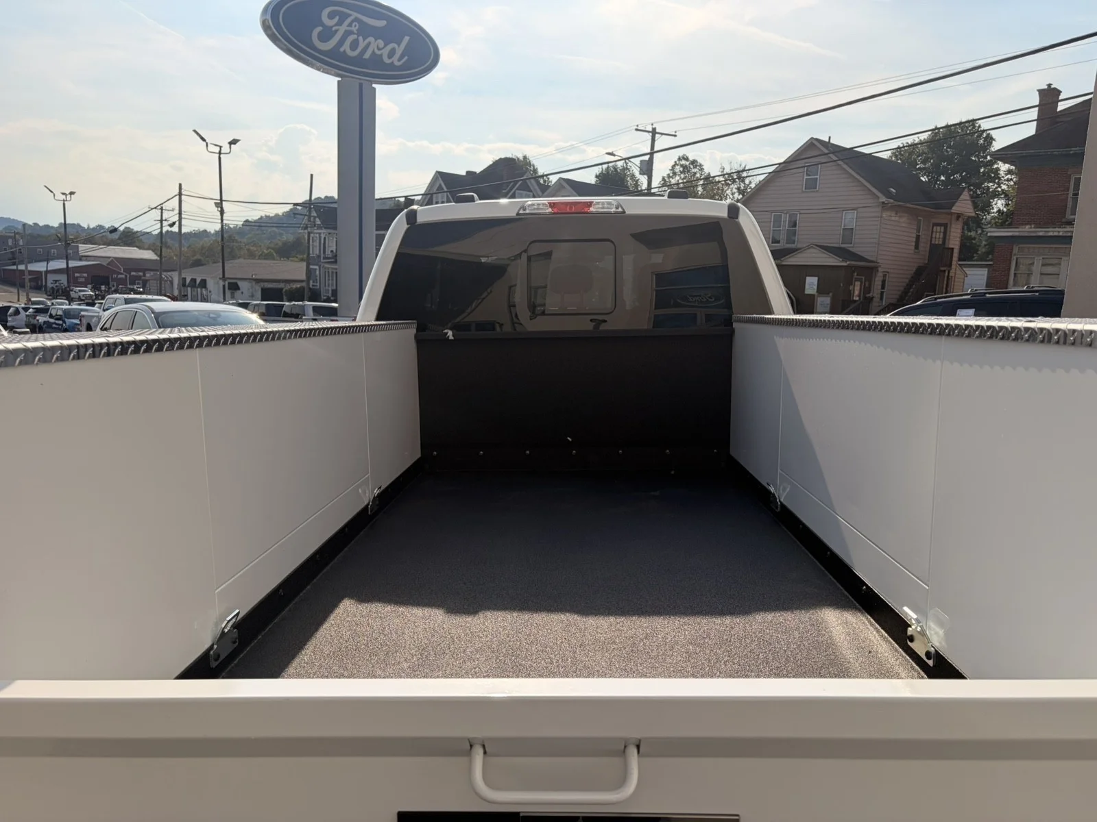 New 2027 Oxford White Ford F-250® XL image 8