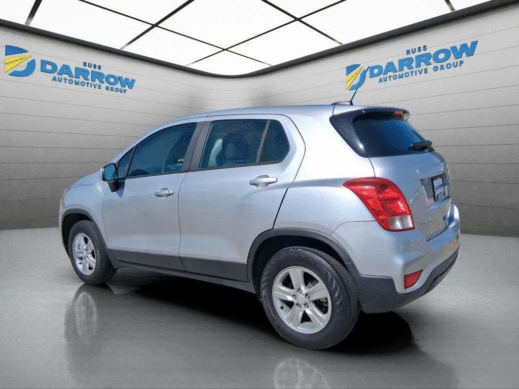 Used 2018 Silver Chevrolet LS image 3