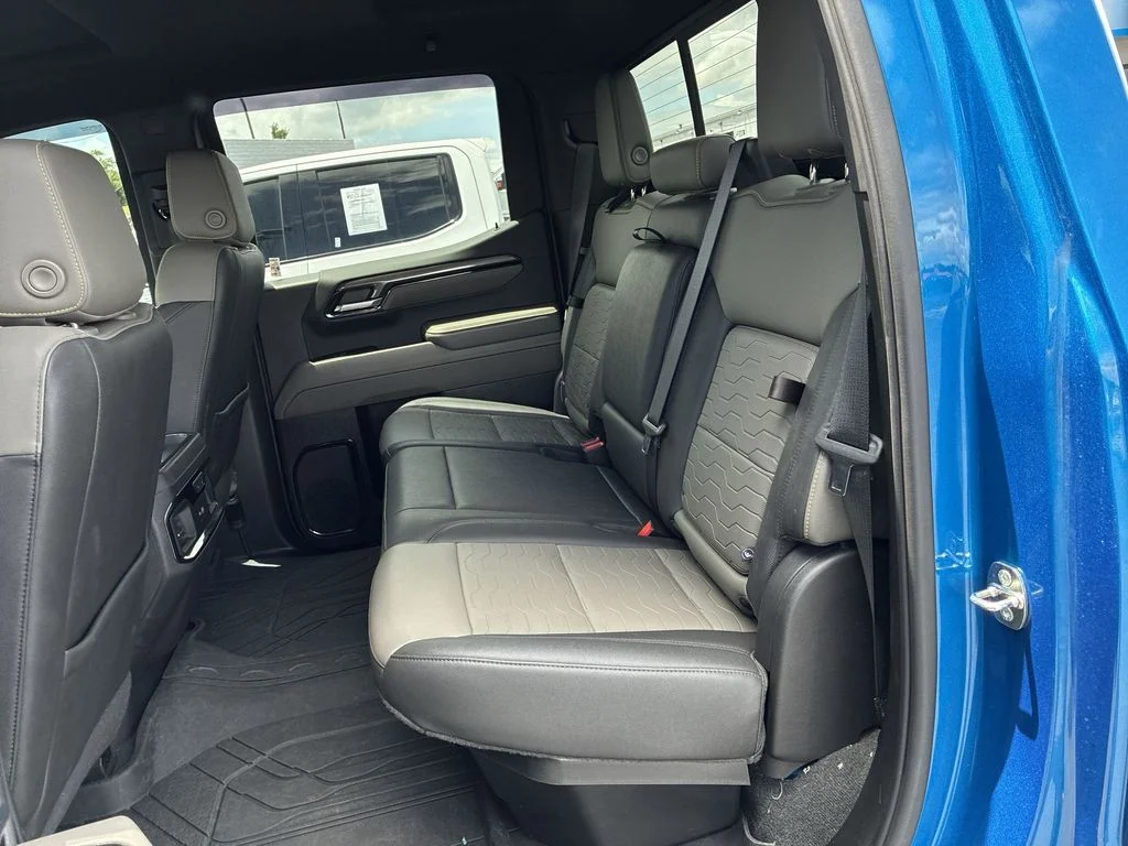 Used 2022 Blue Chevrolet ZR2 image 19