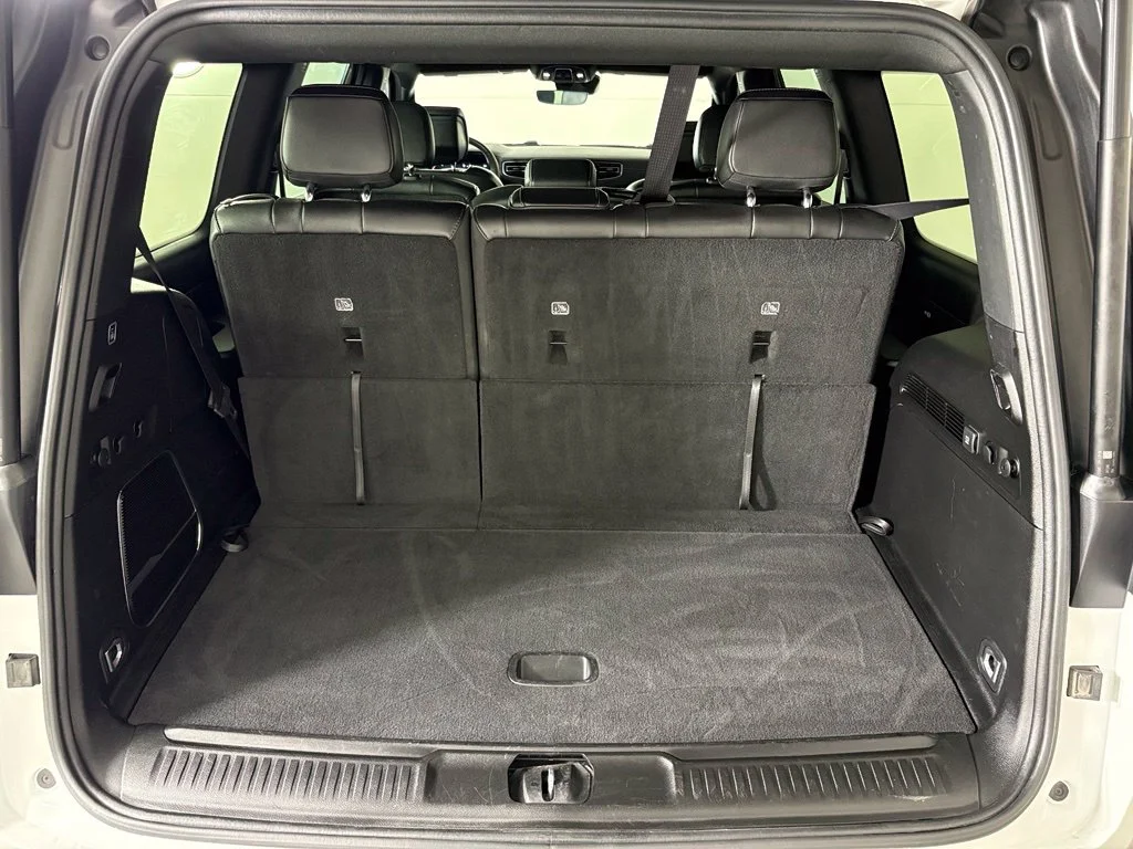 Used 2023 White Jeep Base image 44