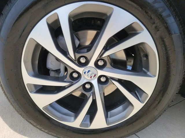 Used 2023 Black Buick Essence image 21
