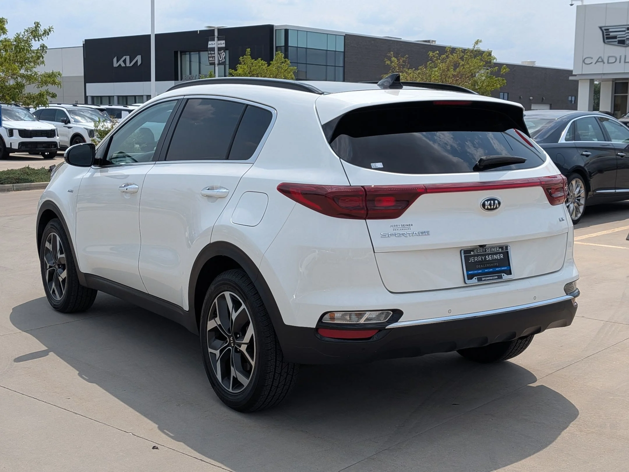 Used 2021 Snow White Pearl Kia EX image 3