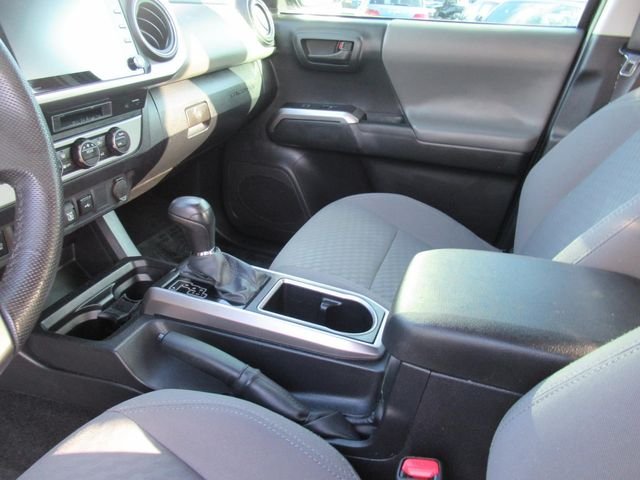 Used 2022 Black Toyota SR5 image 17