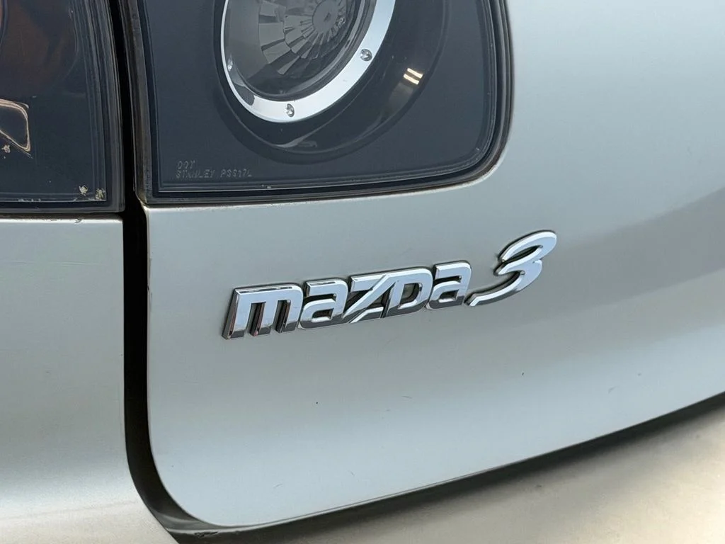 Used 2004 Beige Mazda i Base image 10