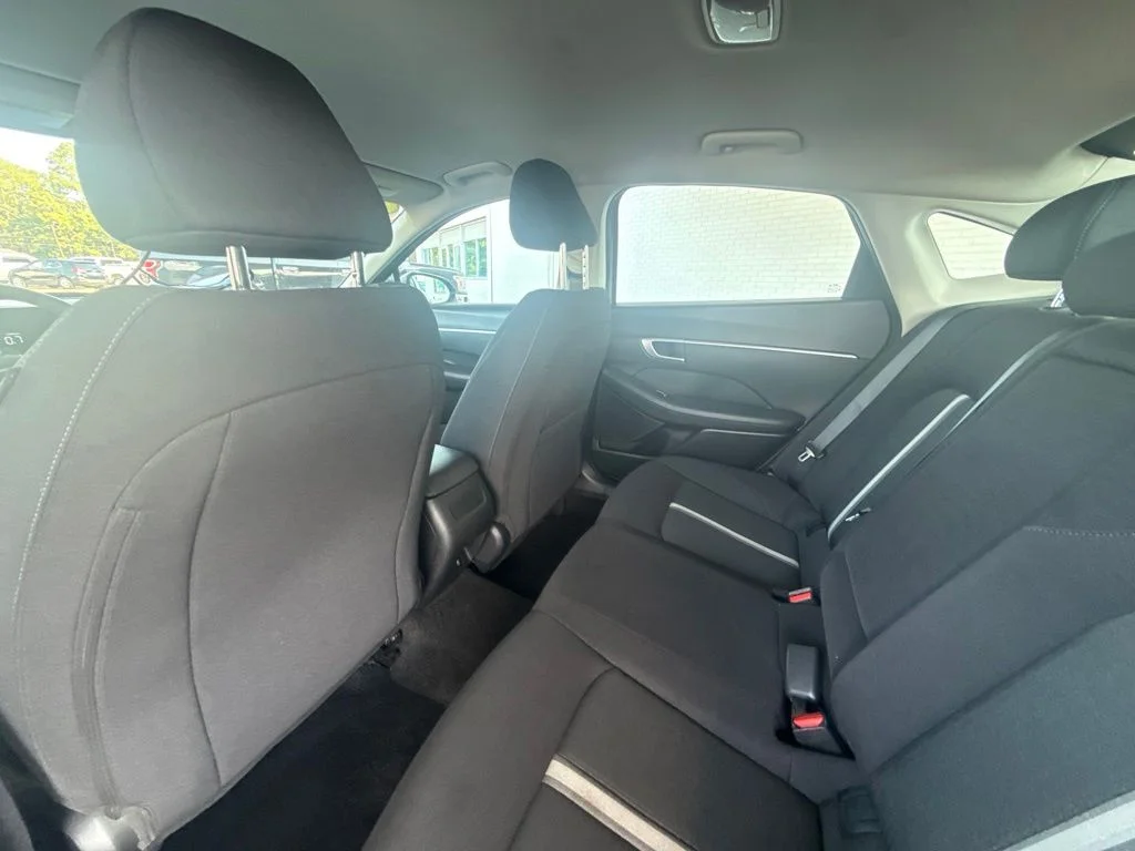 Used 2025 Blue Hyundai SEL image 41