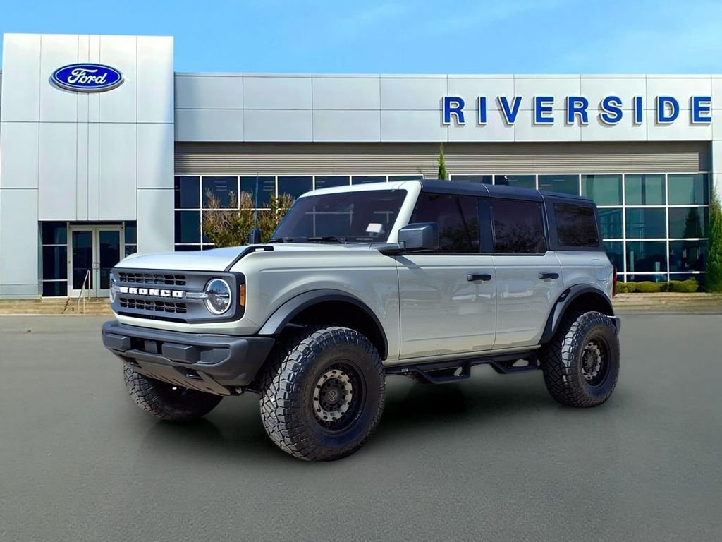 2025 Ford Bronco 4-Door Base - Photo 3