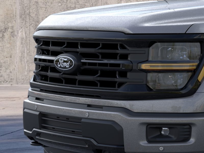 New 2026 Carbonized Gray Metallic Ford XLT image 39
