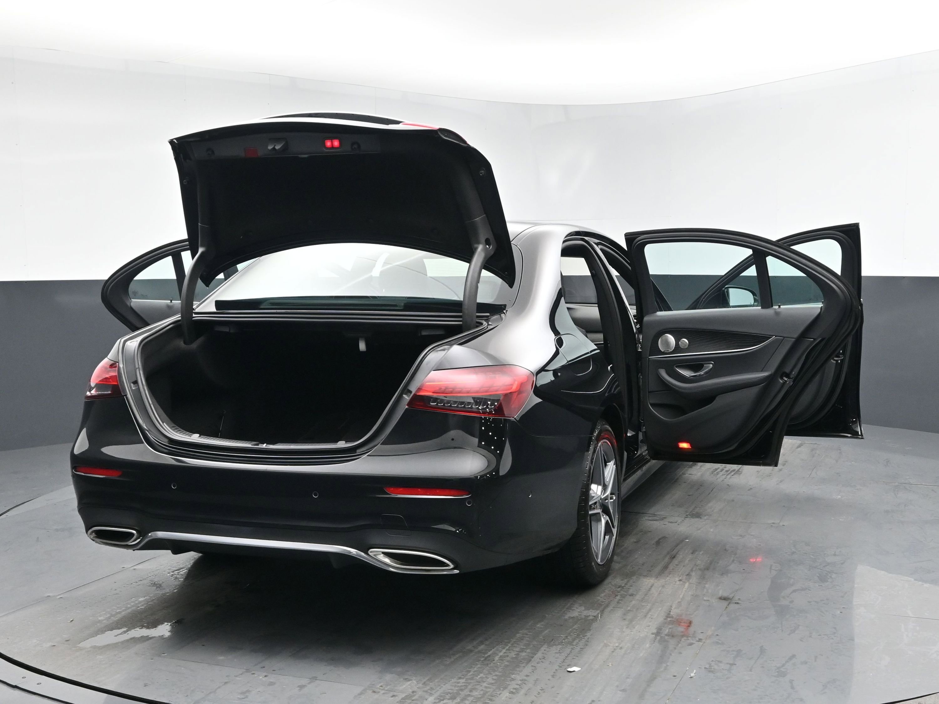 2022 Mercedes-Benz E-Class E350 - Photo 27