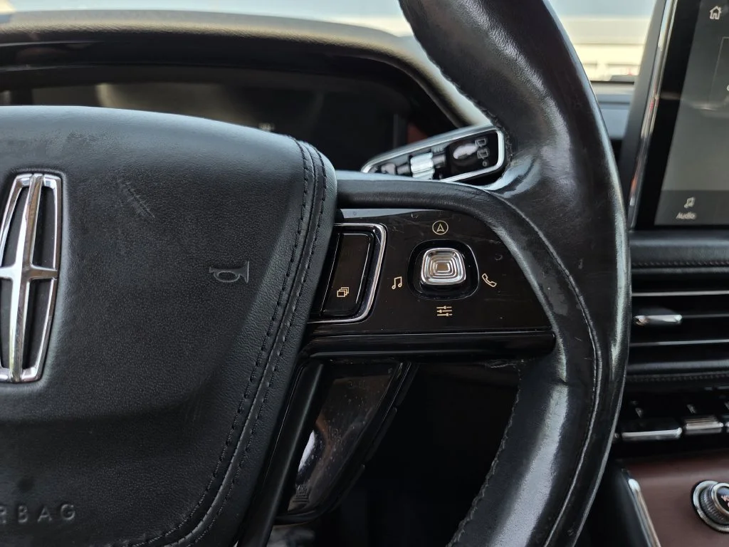 Used 2020 Gray Lincoln Reserve image 27