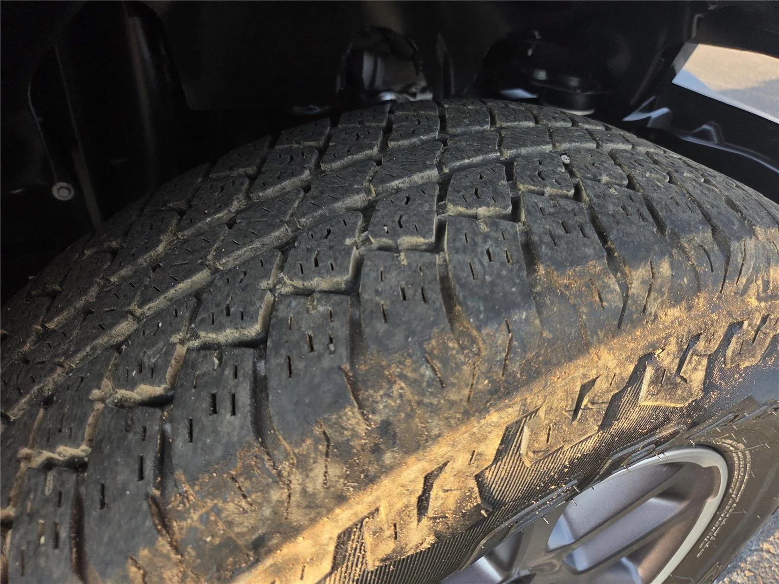 Used 2022 Black Clearcoat Jeep Overland image 31