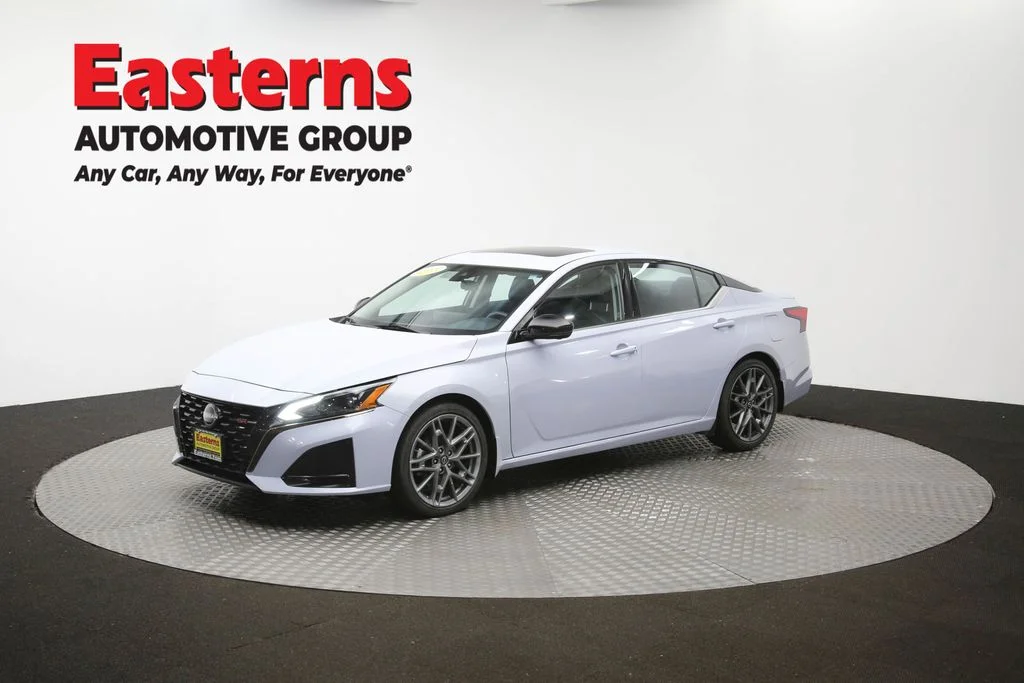Used 2023 Gray Nissan 2.0 SR image 57