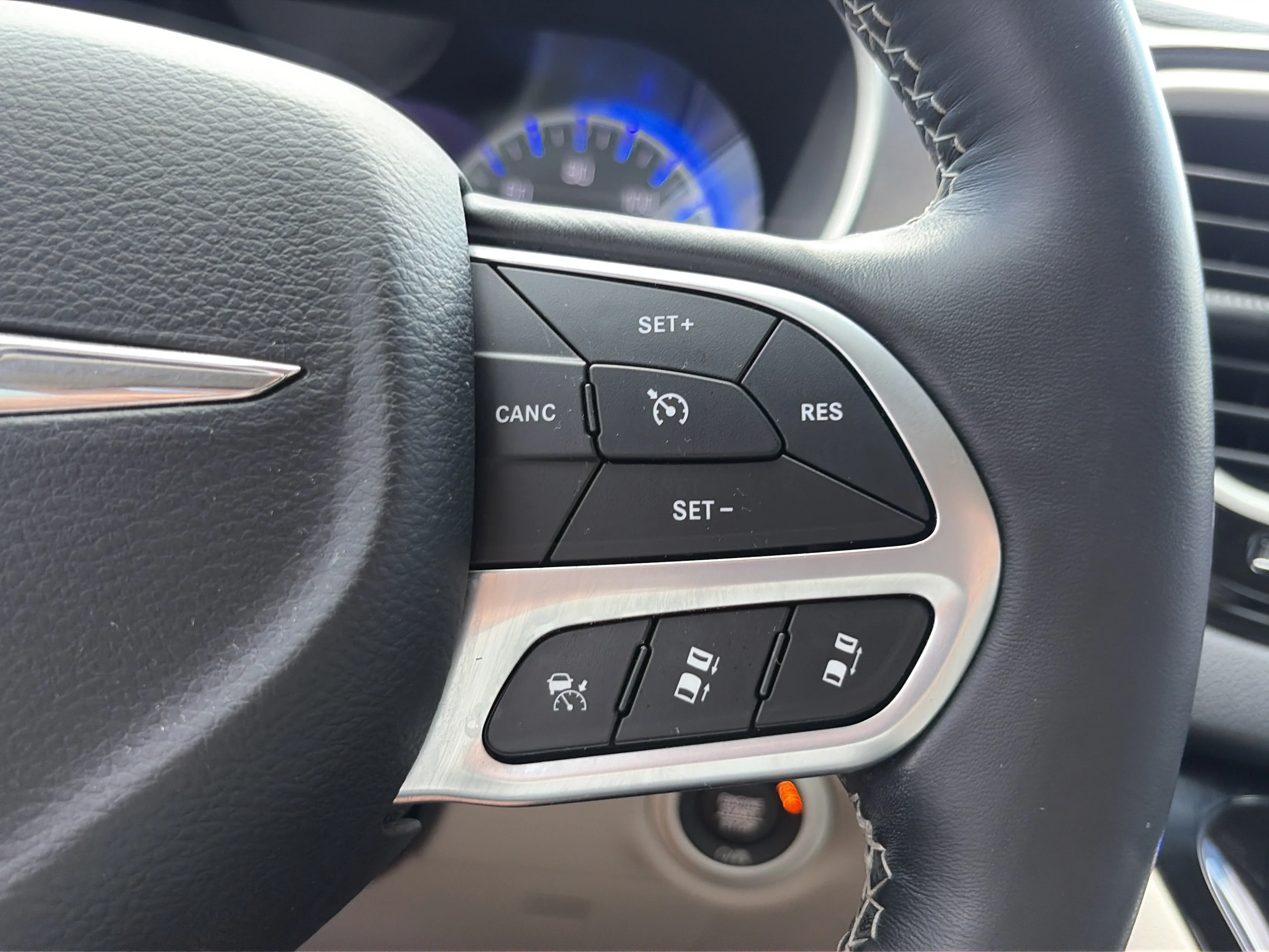 Used 2021 Bright White Clearcoat Chrysler Touring L image 21