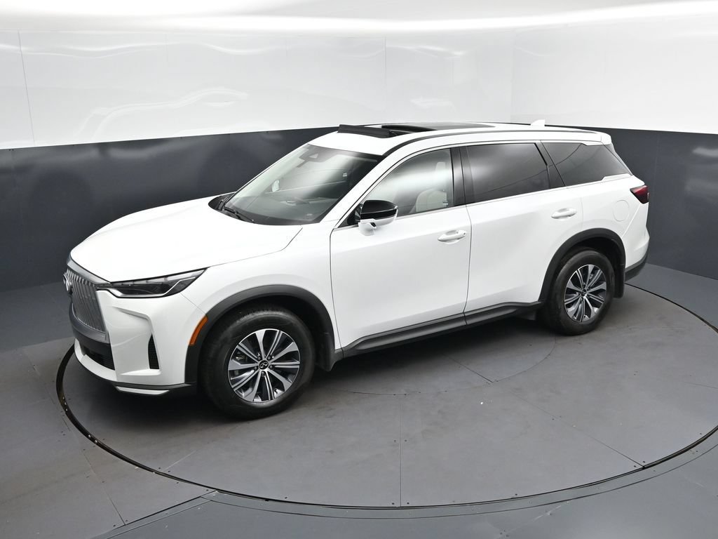 Certified Used 2026 White INFINITI PURE image 32