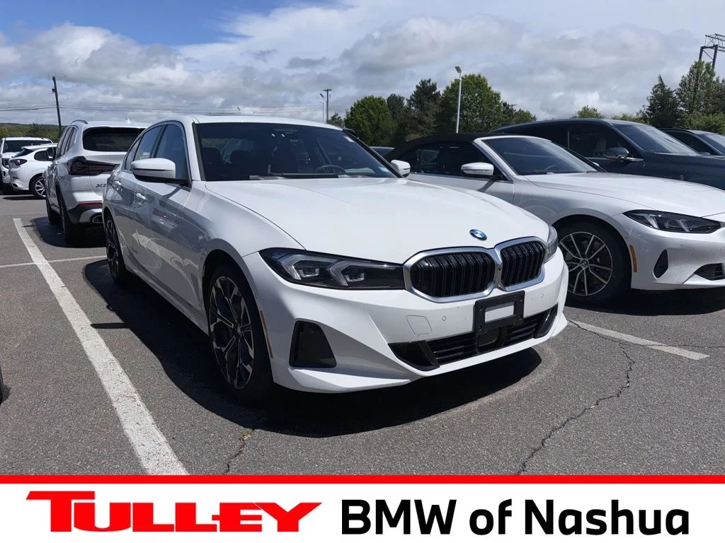 2025 BMW 3 Series 330i xDrive Sedan's photo