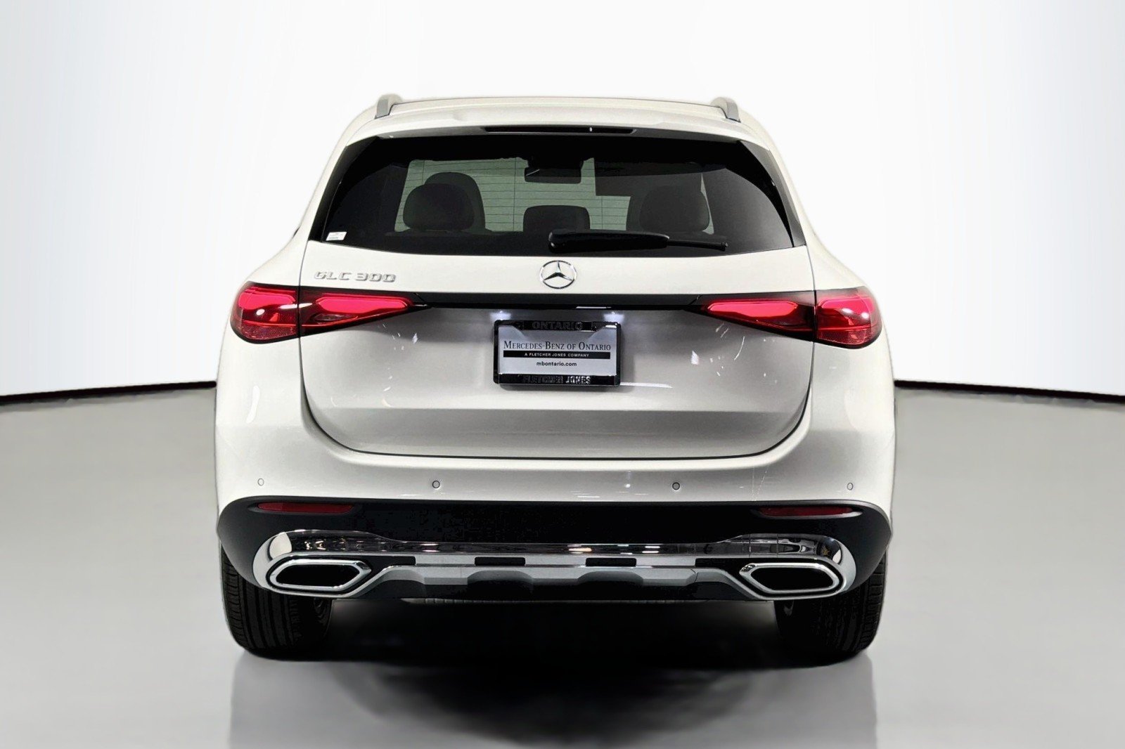New 2026 Polar White Mercedes-Benz GLC 300 SUV image 3