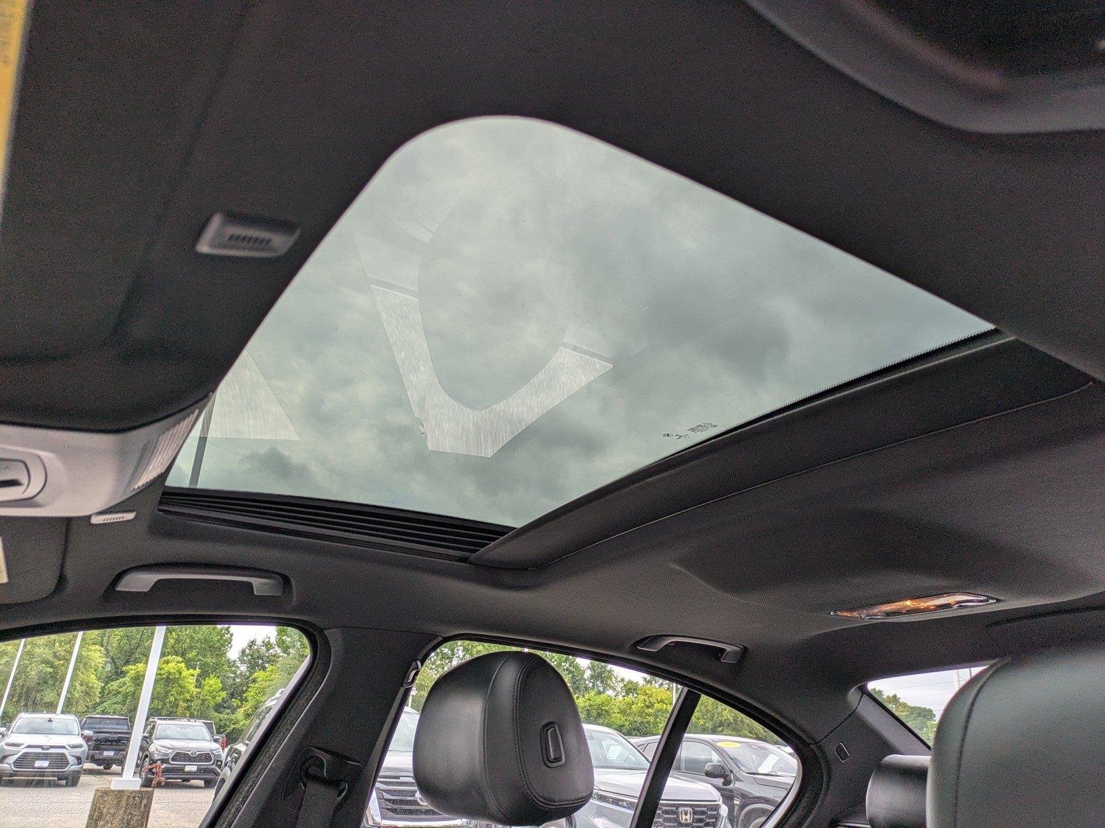 Used 2015  BMW 535i xDrive image 19