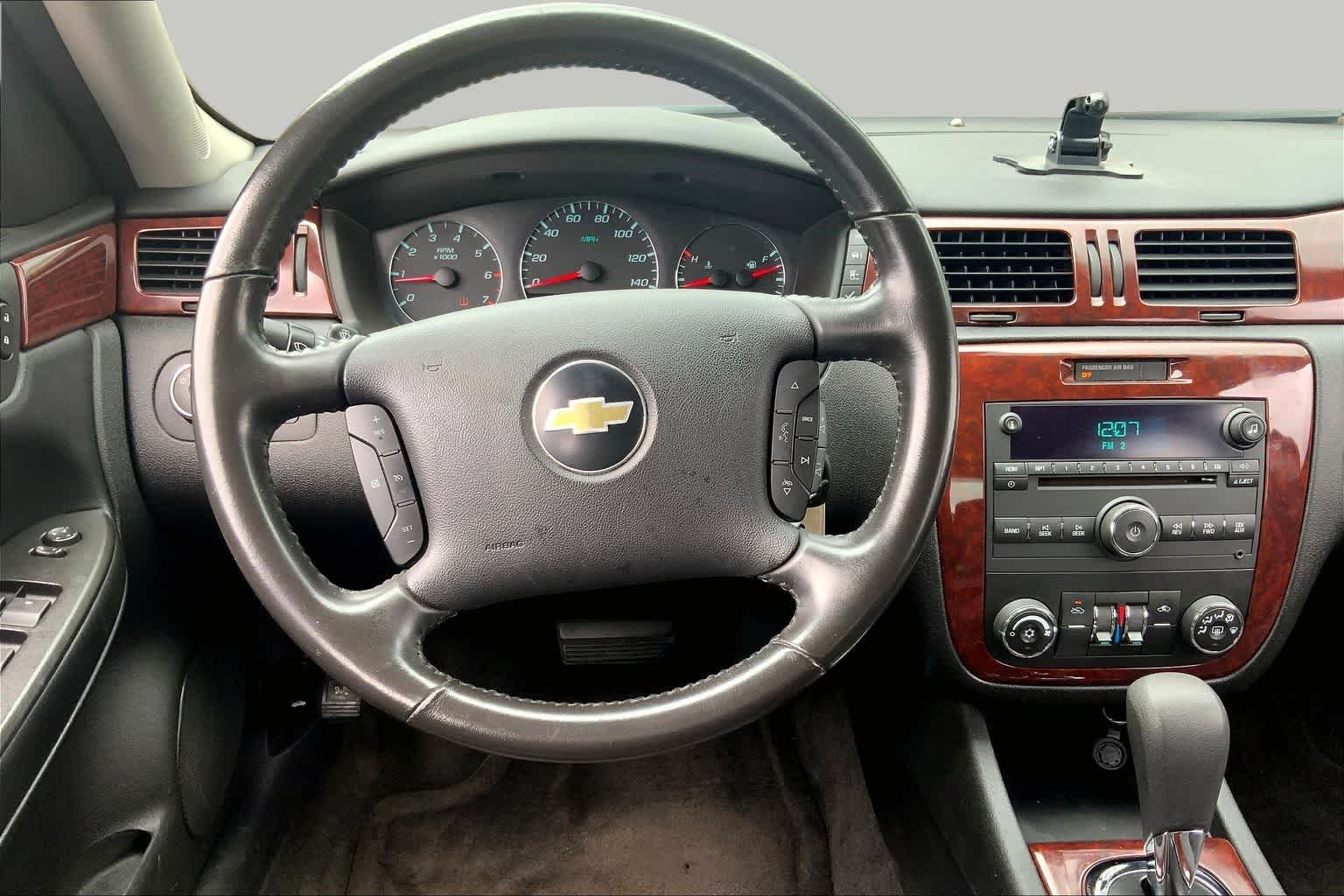 Used 2010 Silver Ice Metallic Chevrolet LT image 5