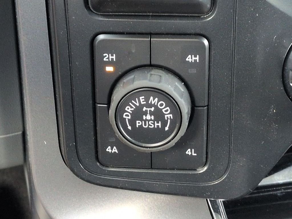 New 2026 Star White Metallic Tri-Coat Ford Lariat® image 57