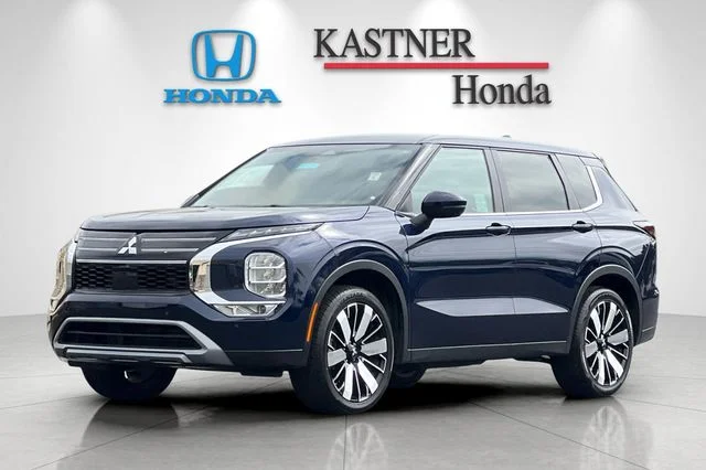 Used 2025 Cosmic Blue Metallic Mitsubishi Trail Edition image 9