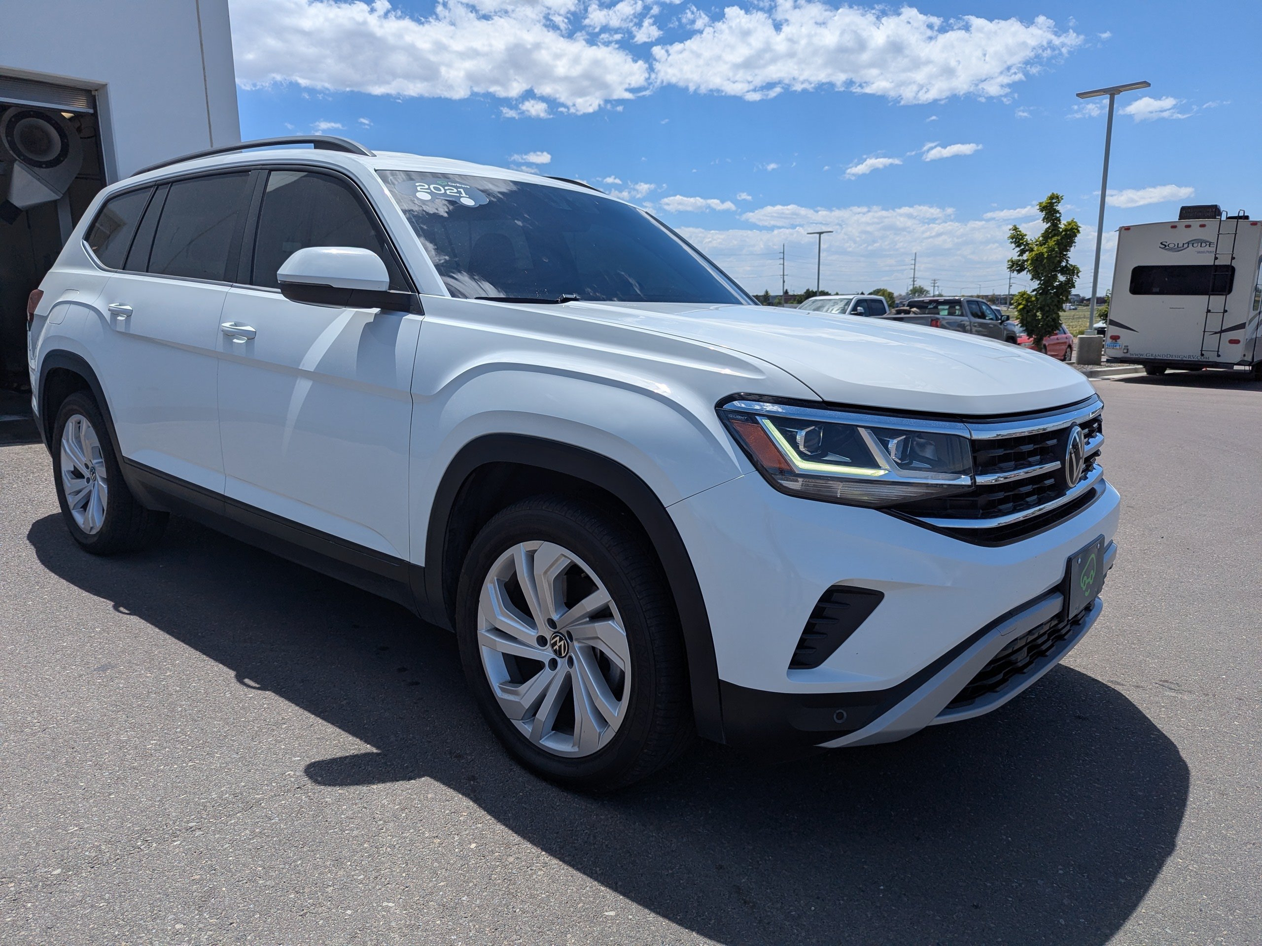 2021 Volkswagen Atlas SE w/Tech - Photo 3
