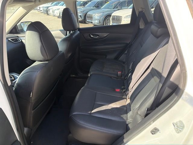 Used 2015 White Nissan SL image 15