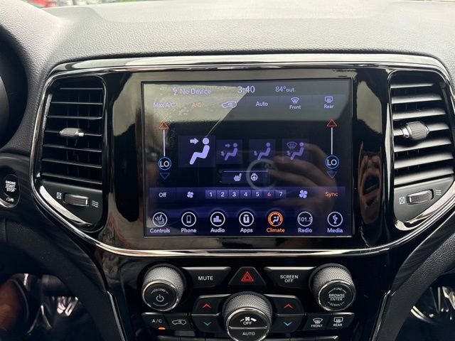 Used 2019 White Jeep Altitude image 21