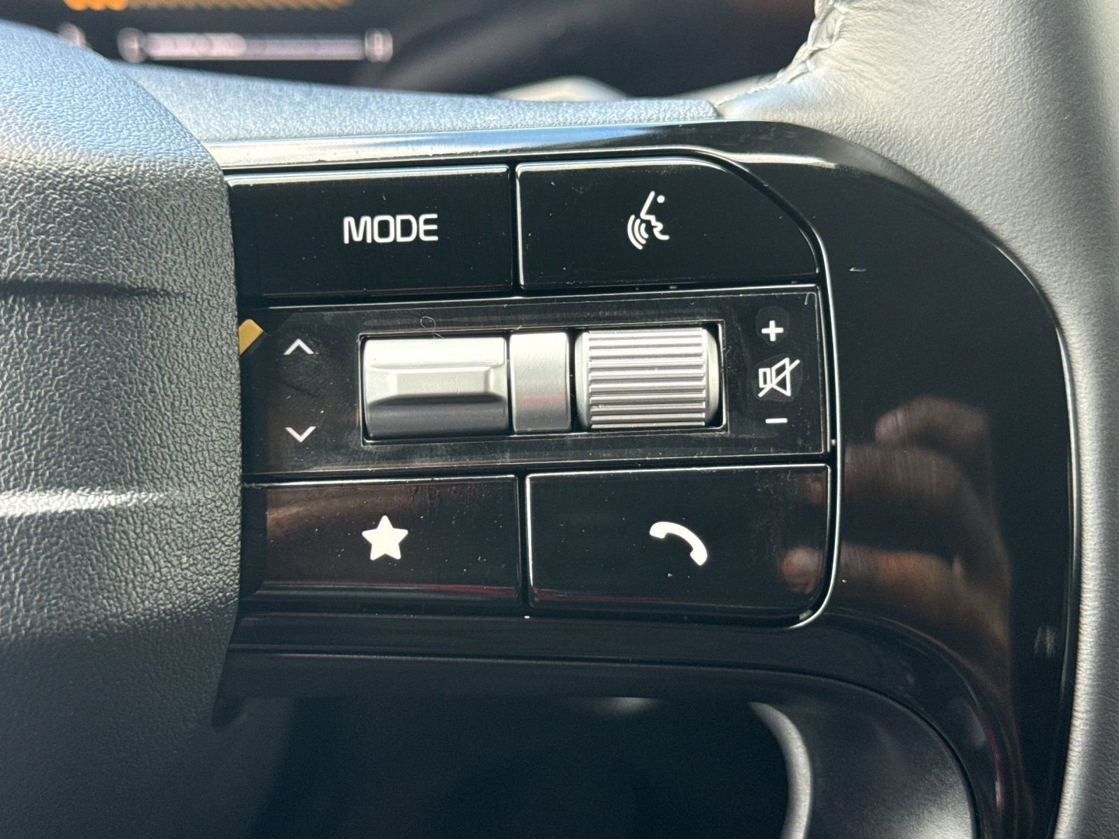 2026 Kia Sorento EX - Photo 29