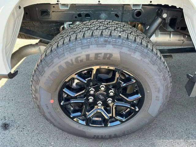 New 2026 Oxford White Ford XLT image 15