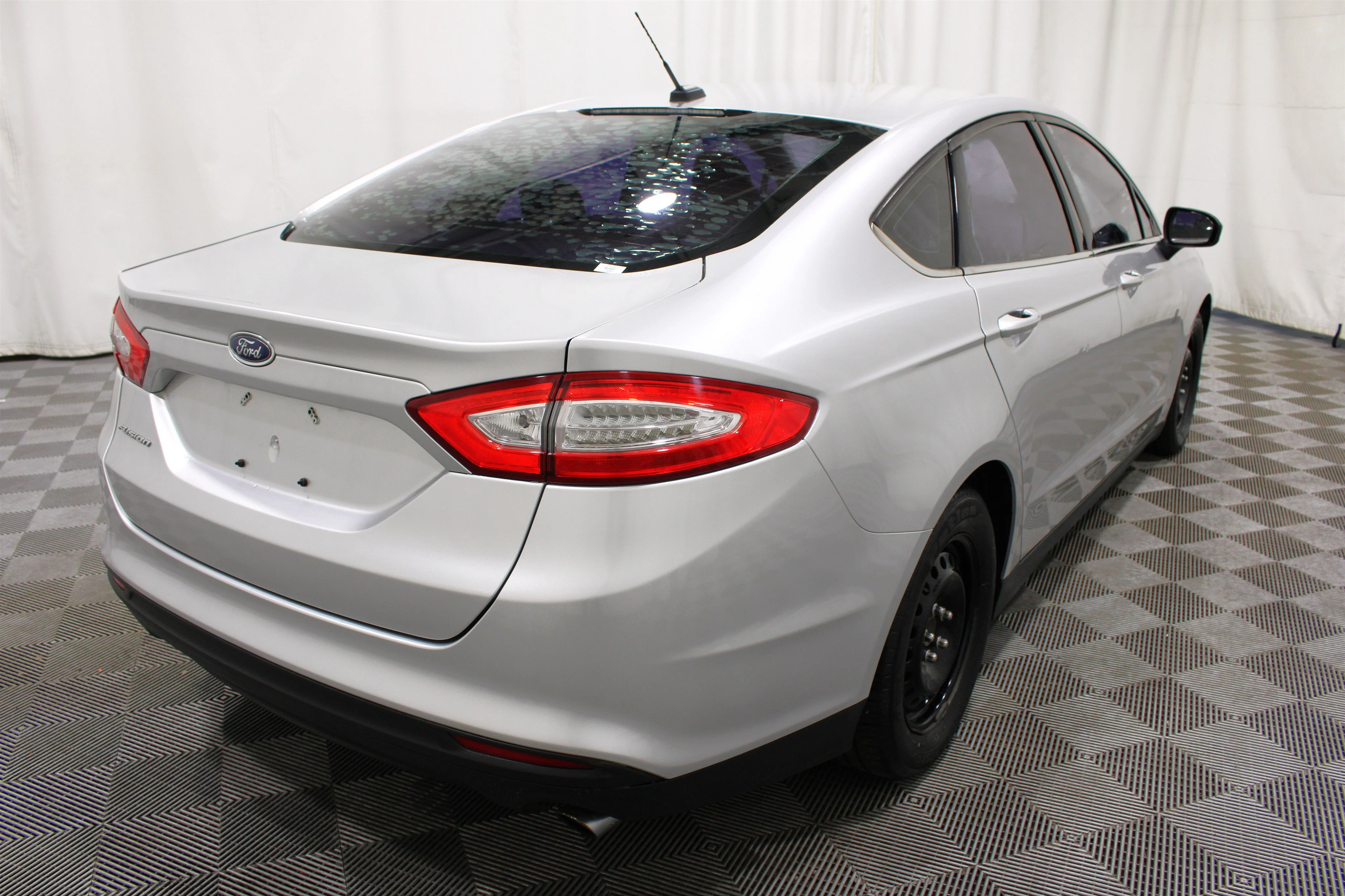 Used 2014 Silver Ford S image 24