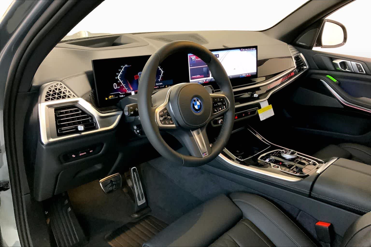 New 2026 Skyscraper Grey Metallic BMW xDrive50e image 8