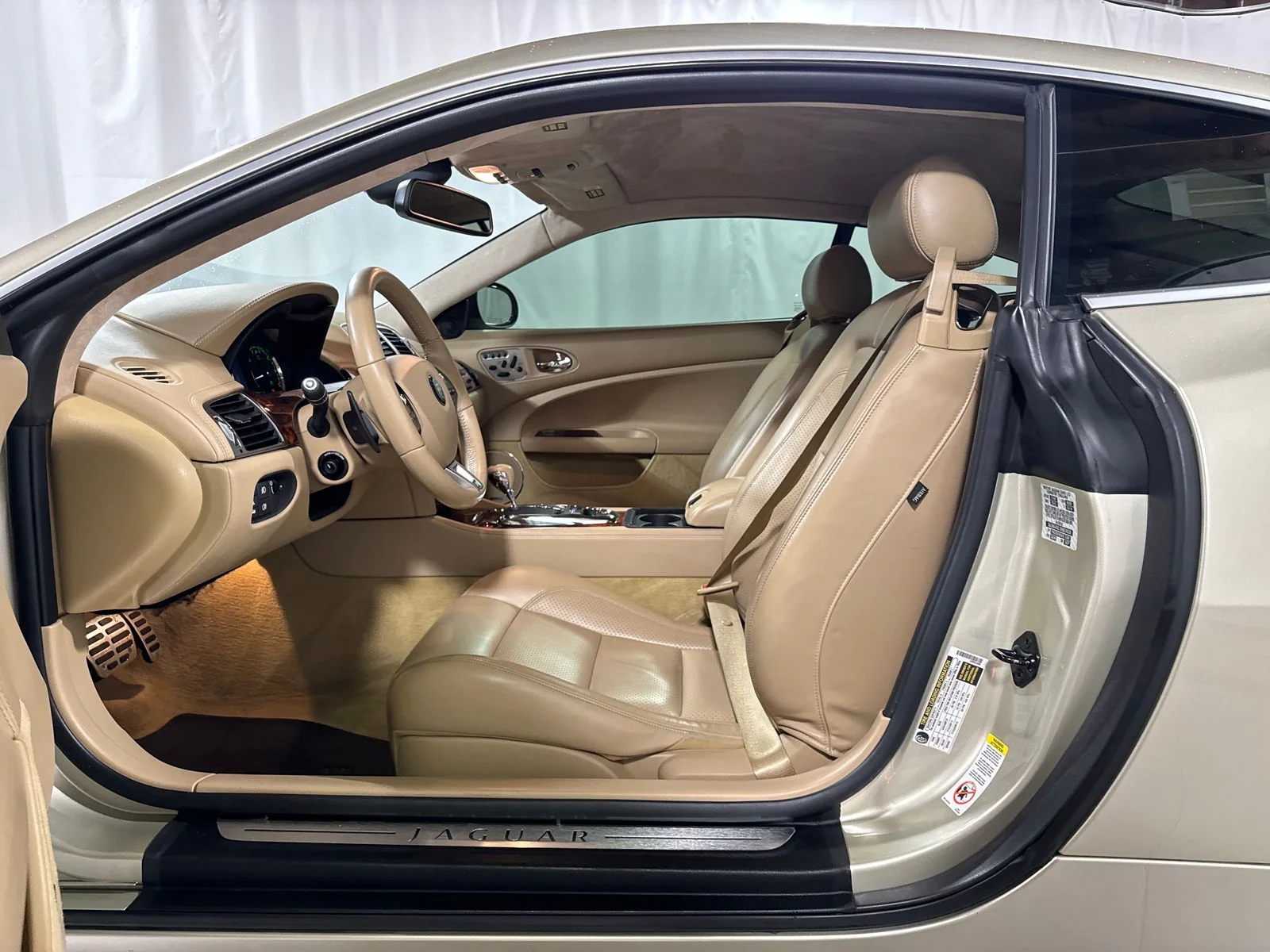 Used 2008 Winter Gold Jaguar XKR Base image 3