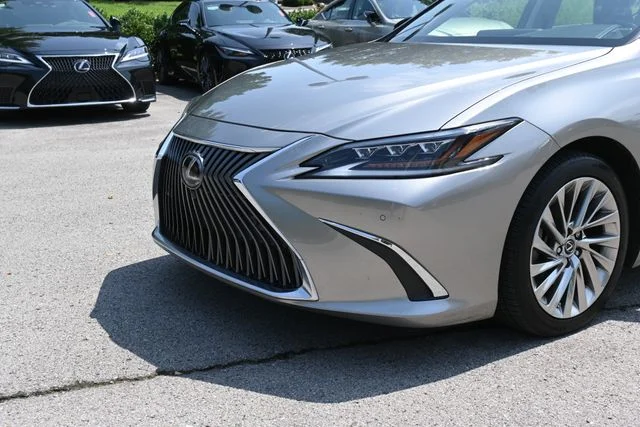 Used 2019 Silver Lexus 350 Ultra Luxury image 12