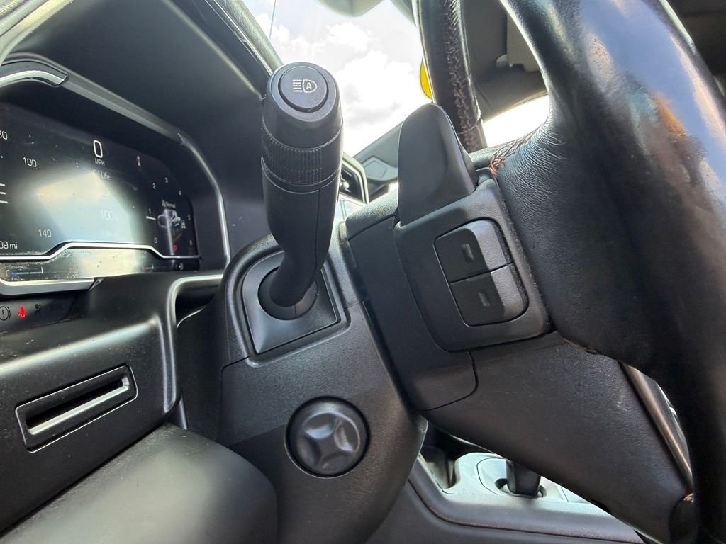 Used 2022 Beige GMC AT4 image 9