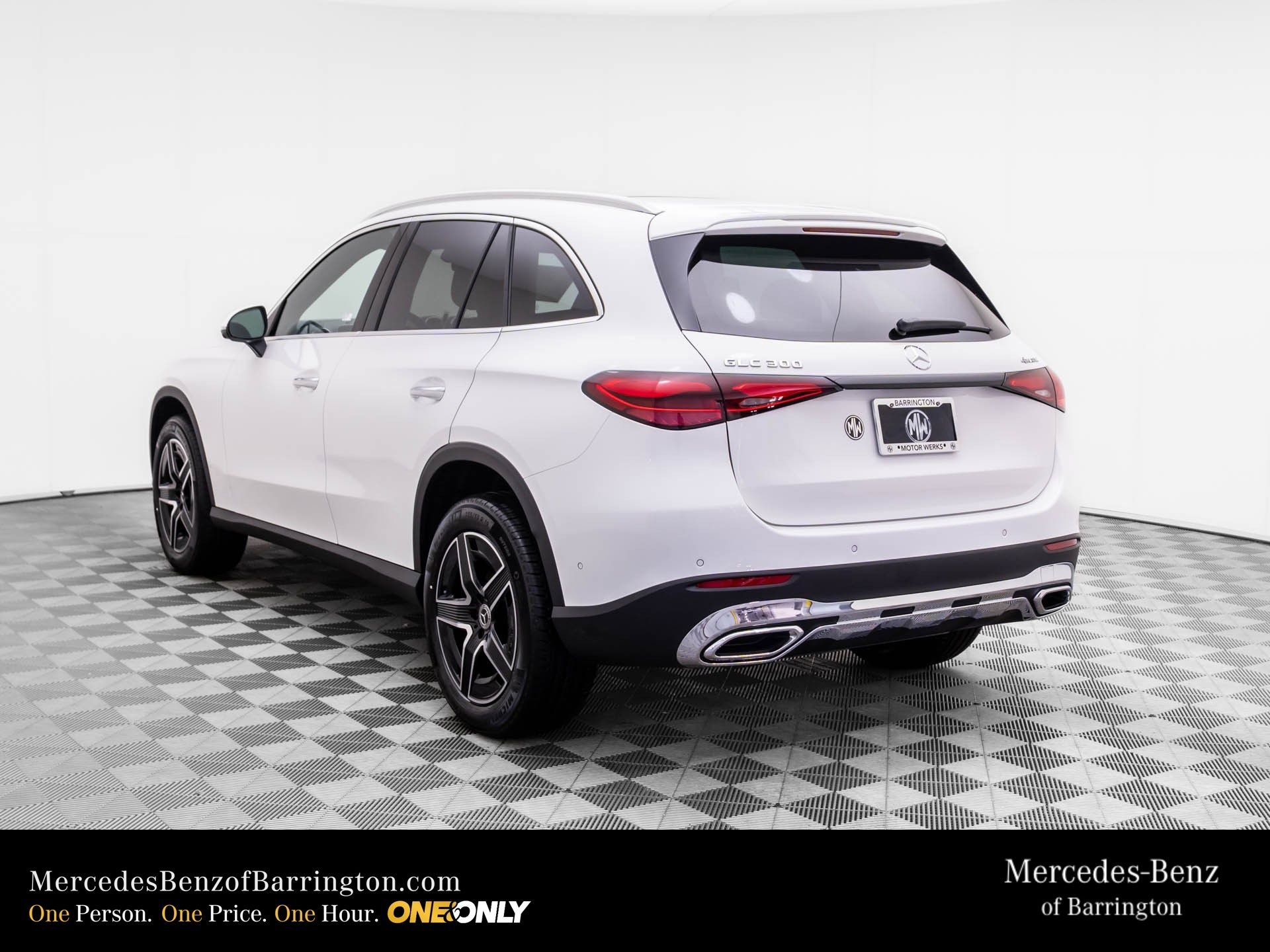 New 2026 Polar White Mercedes-Benz GLC 300 image 3