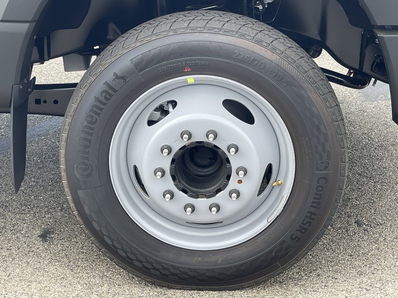 2025 Ford F-450 Super Duty Chassis Cab XL - Photo 10
