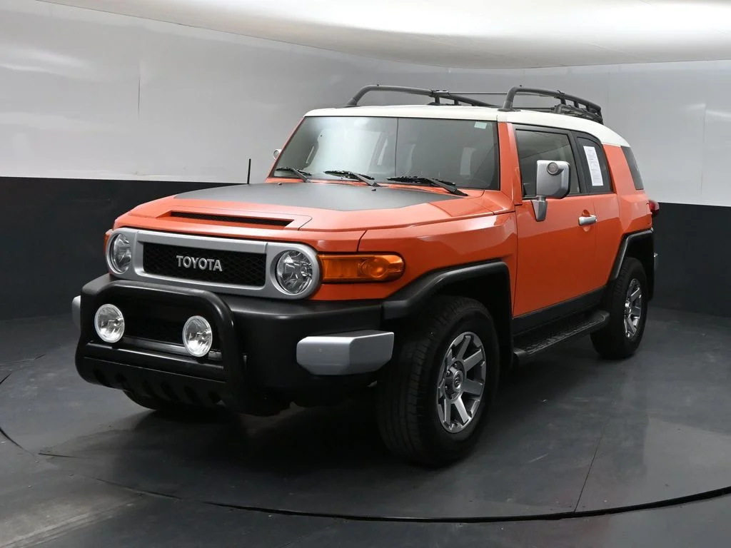 Used 2014  Toyota Base image 5