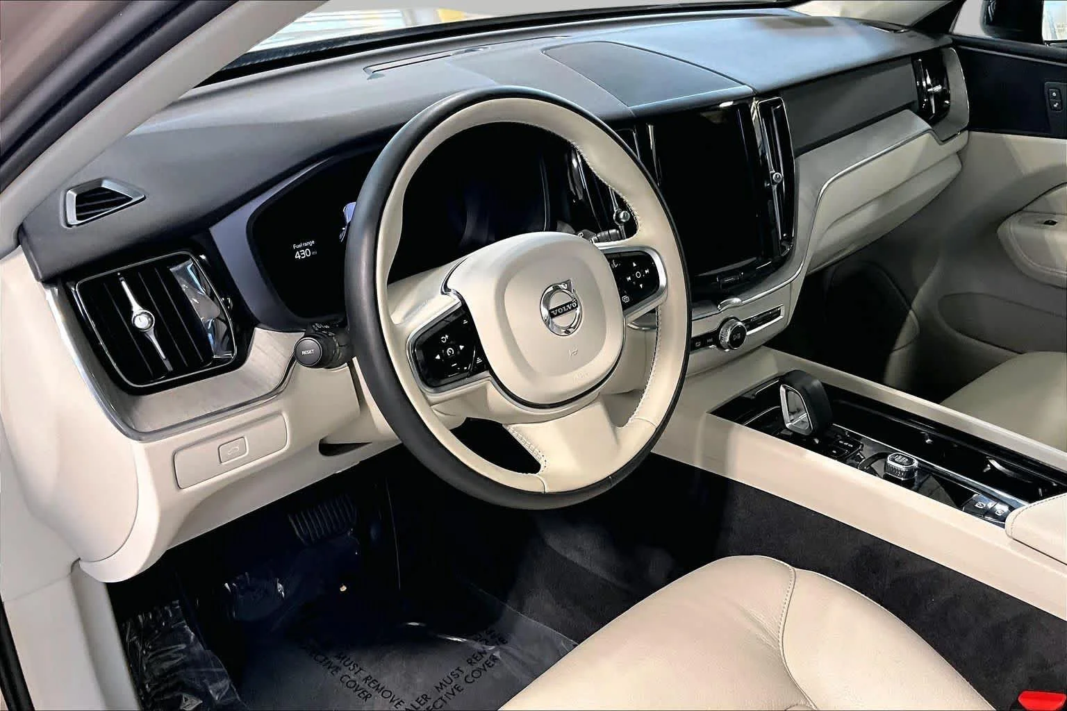 Used 2024 Bright Dusk Metallic Volvo Plus Dark Theme image 17