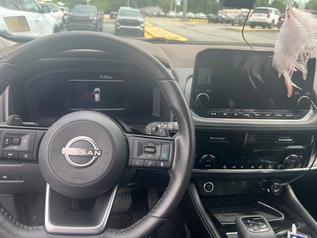 Used 2023 Gray Nissan Platinum image 11