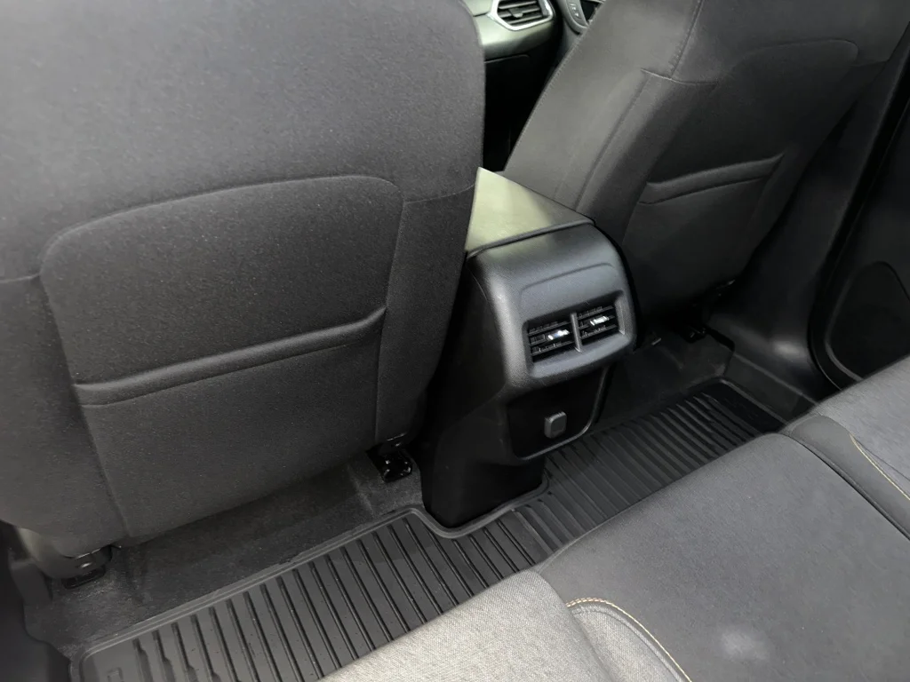 Used 2018 MOSAIC BLACK METALLIC Chevrolet LT image 18