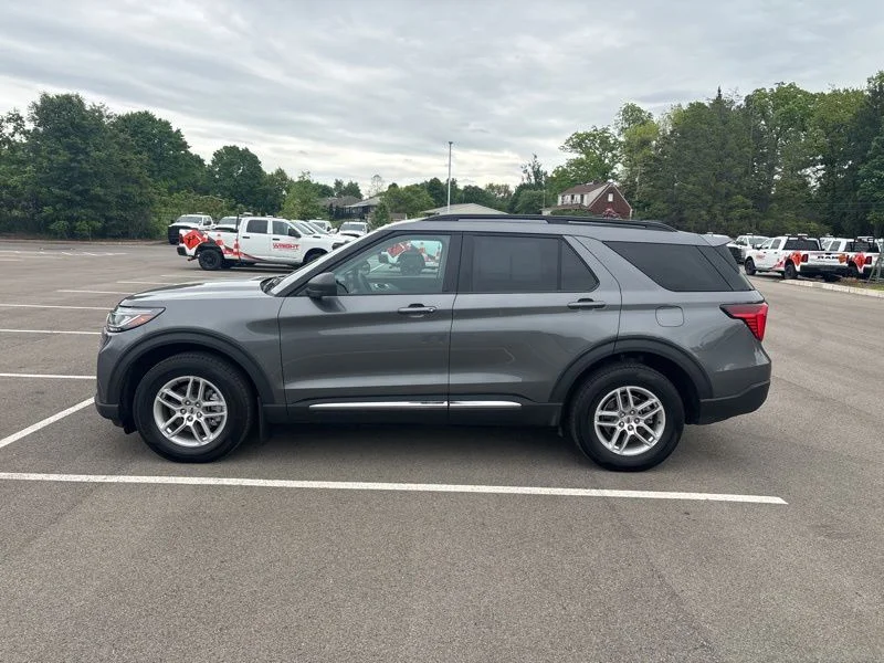Used 2025 Gray Ford Active image 6