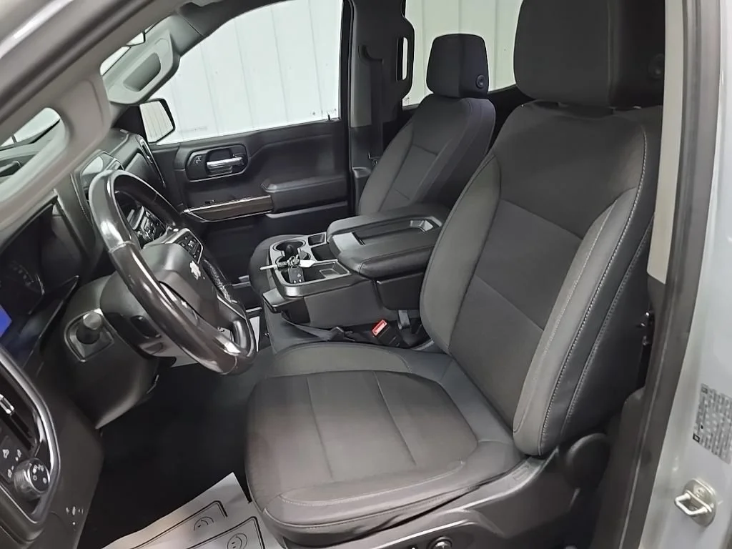 Used 2019 Silver Ice Metallic Chevrolet LT image 29