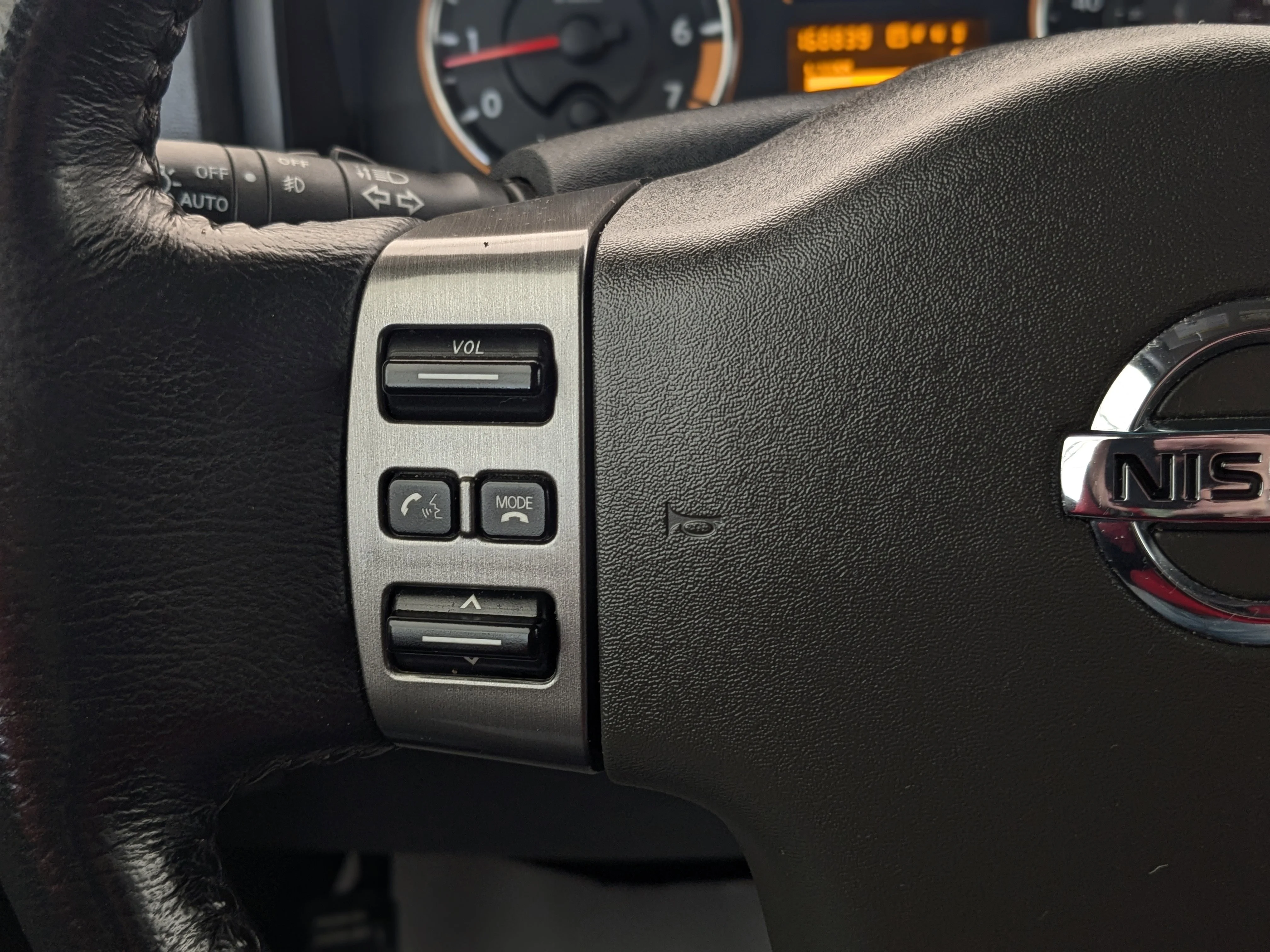 Used 2010 Silver Nissan XE image 17