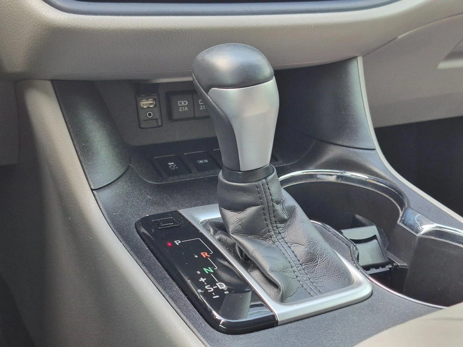 Used 2018 Alumina Jade Metallic Toyota LE Plus image 14