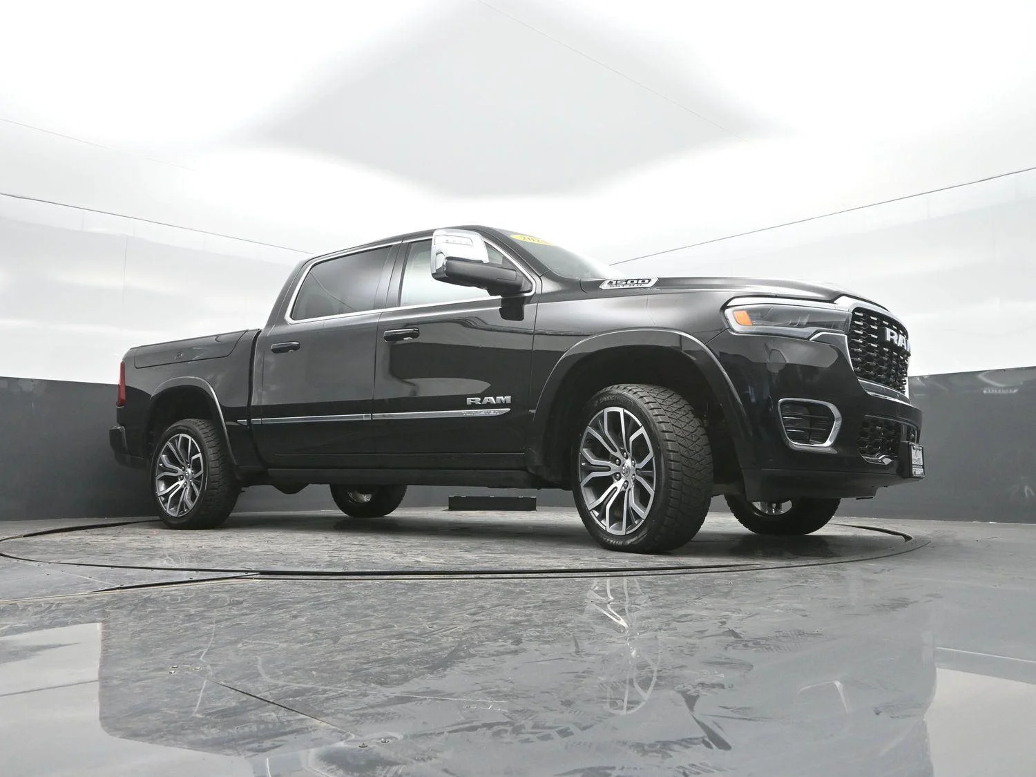 Used 2025 Diamond Black Crystal Pearlcoat Ram Tungsten image 38
